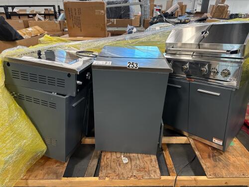 Thor outdoor kitchen/ grill appears new, out of box/Customer return. We don't know if it's complete