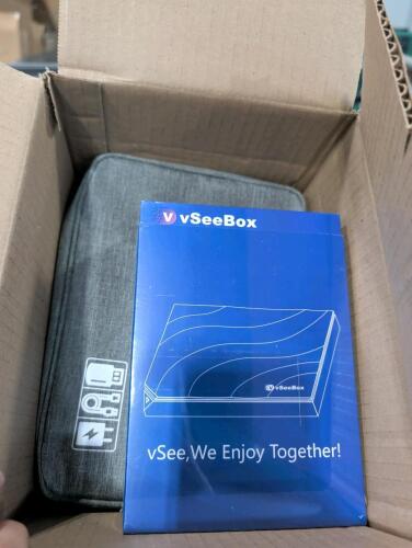 (5) vseebox v6 max kit TV box with case and Mini keyboard and LED mood lights