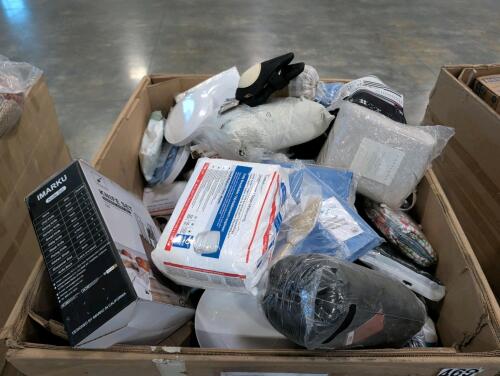 Knife set, plates, books, chopped, water bag, red cap, waffle maker, Monopoly, undergarments, CASALUNA, and more