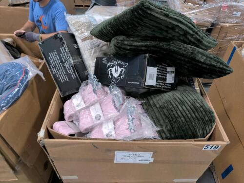 Can you come pillows, cobble case, food containers, pillows, pump, tape, Hydro flask, chairs, napkins, and