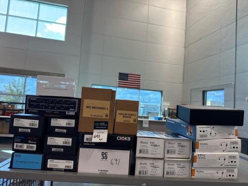 Audio equipment: multiple radio engineering passive direct boxes, audio Teknika Pro 8HEX microphone headphones, CIOKS, amp works DC 30, PEAVEY6505, signal processors, analog chorus, and