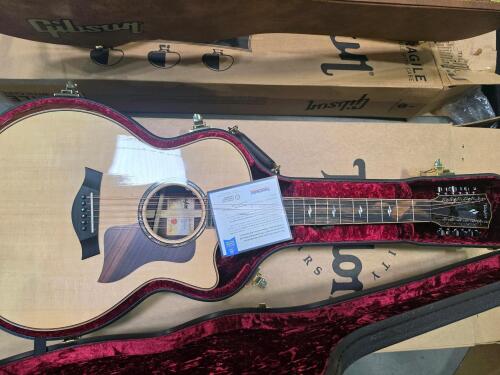 Taylor guitar acoustic 854CE