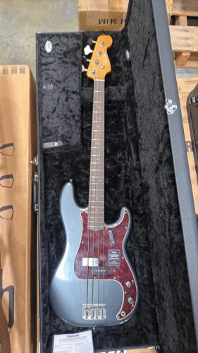 Fender VINTERA II series 60s precision base