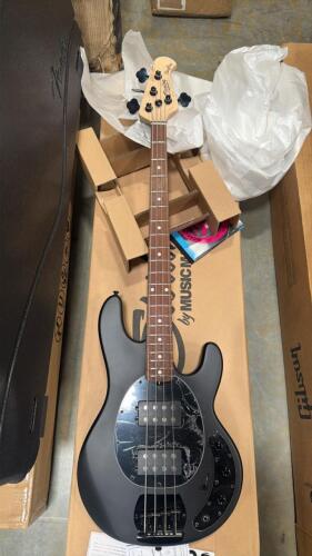 Sterling by music man stingray RAY4HH base guitar &ndash;stealth black