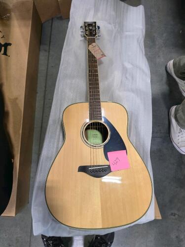 Yamaha fg830 acoustic guitar