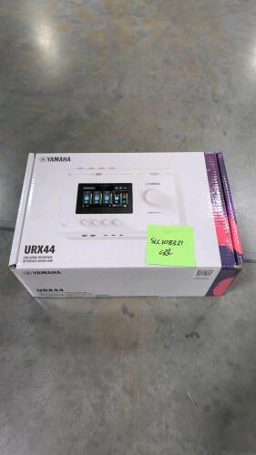 Yamaha URX 44Yamaha URX 44
