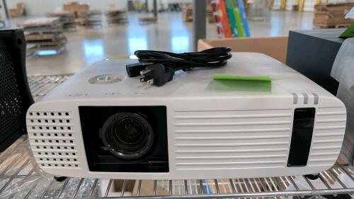 eiki LCD projector c602