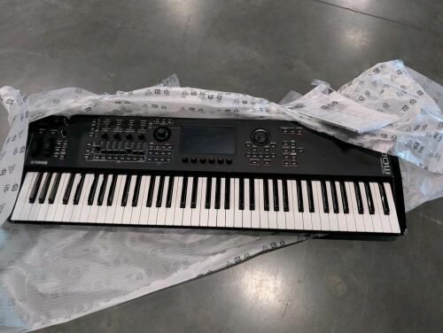 music synthesizer mod x M7