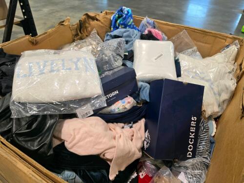 Clothing: ASICS, urban crest, TRETORN, T-shirts, olive Lynn, socks, leather Hanes TNA, Adidas socks, Watson, D.jeans, duck head, swimsuit, dockers, new balance, BABOLAT, puma, & More