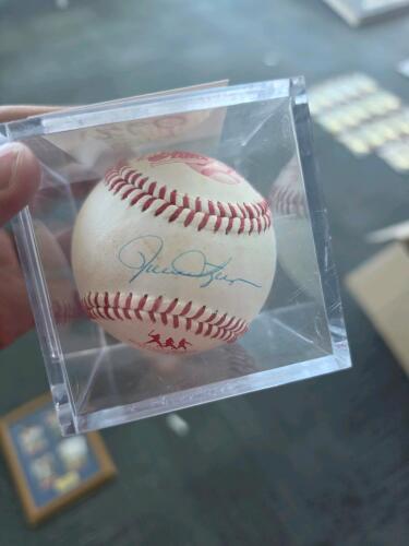 Nabisco signed legends Rollie Fingers signed baseball