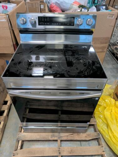 Samsung range out of box customer return but appears new