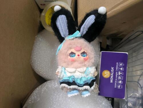 Gloves, basket, gloves, storage bins, bubble wrap and more